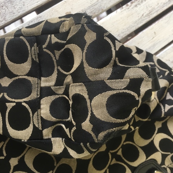 Authentic Coach Purse - Picture 4 of 5